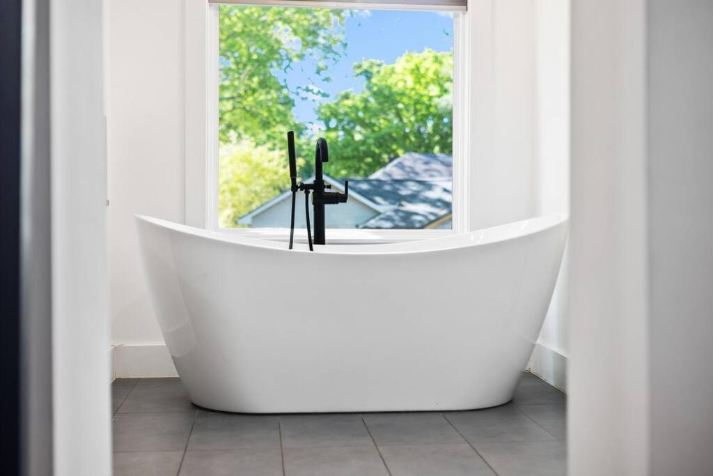 אטלנטה Designer Home: King Beds, Luxe Bath+Free Parking! מראה חיצוני תמונה